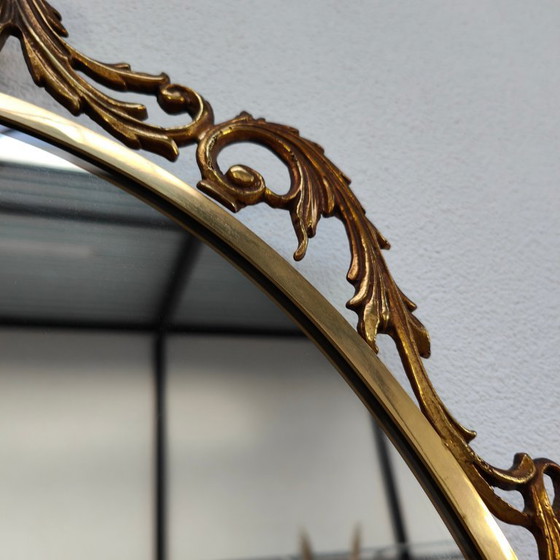 Image 1 of Vintage Goudkleurige Ovale spiegel kuifspiegel schouwspiegel. Koper 