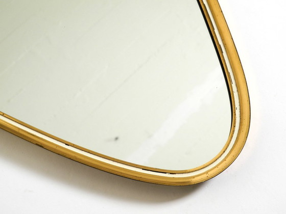 Image 1 of Beautiful heavy mid-century brass kidney-shaped wall mirror from Münchner Zierspiegel