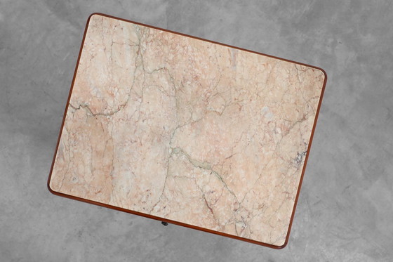 Image 1 of Paar französische Art-Deco-Nachttische mit Intarsien und Marmorplatten, 1940er Jahre