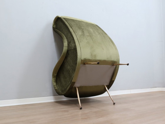 Image 1 of Sillón italiano de los años 50, estilo Senior Zanuso, de terciopelo verde.