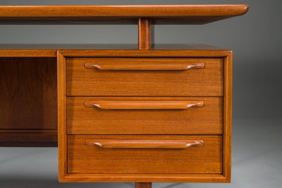 Image 1 of Escritorio modelo RT200 en teca, diseñado por Heinrich Riestenpatt, Alemania, década de 1960.