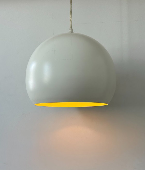 Image 1 of Hanglamp van wit metaal, Frankrijk 1980