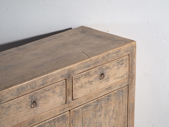 Buffet ancien en pin avec deux tiroirs et deux portes – Chine, vers 1930 – Vaisseliers (photo 10 of 40)