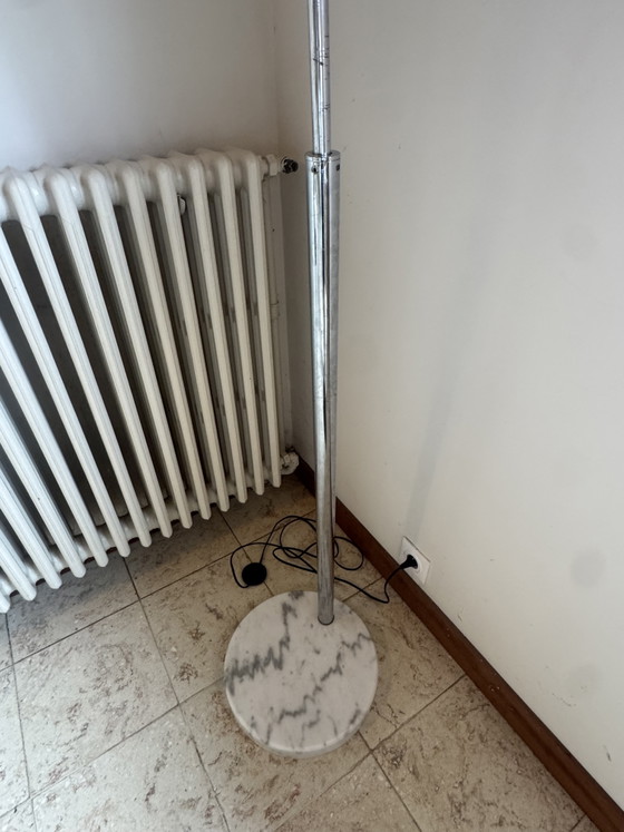 Image 1 of Large vintage Italian arc floor lamp – 1970s – Marble, chrome & opaline diffuser