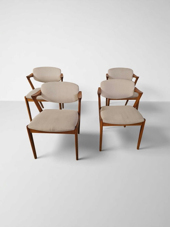 Image 1 of Lot de 4 chaises à accoudoirs en teck Chaises de salle à manger Chaises Kai Kristiansen Modèle 42