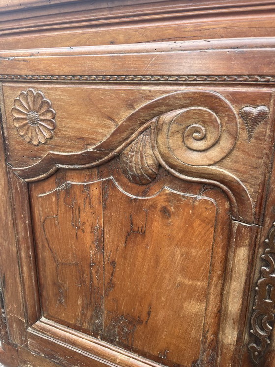 Großes antikes französisches Holzbuffet Normandie – Buffetschränke, Wood (photo 4 of 14)