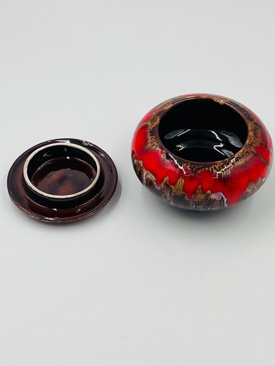 Image 1 of Plato de dulces rojos Vallauris