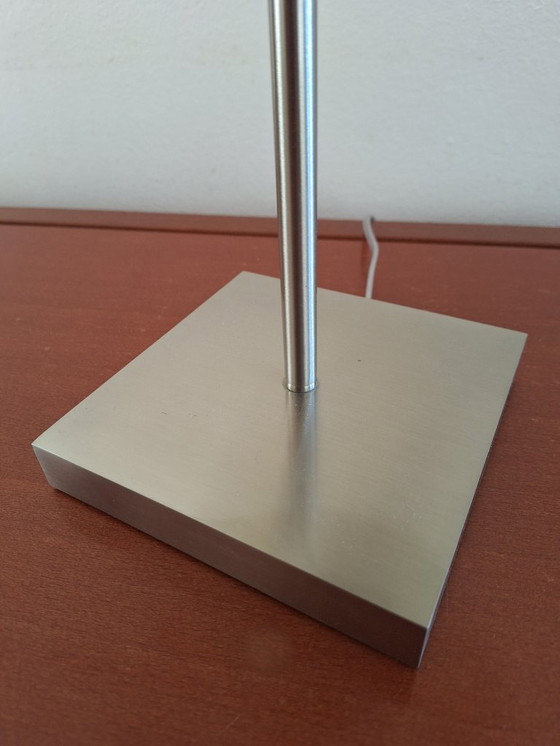 Image 1 of Lampada da tavolo Philips Lirio Design