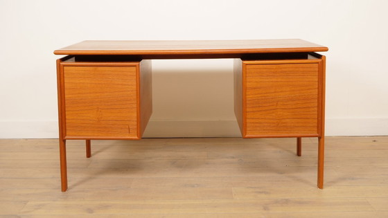 Image 1 of Bureau vintage | Conception danoise | Teck | Arné Vodder