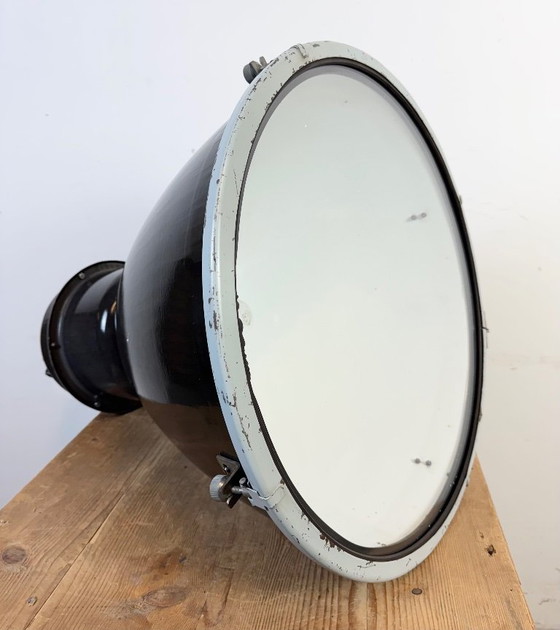 Image 1 of Grande lampada industriale in smalto nero con copertura in vetro trasparente di Elektrosvit