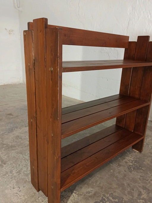 Libreria vintage in legno