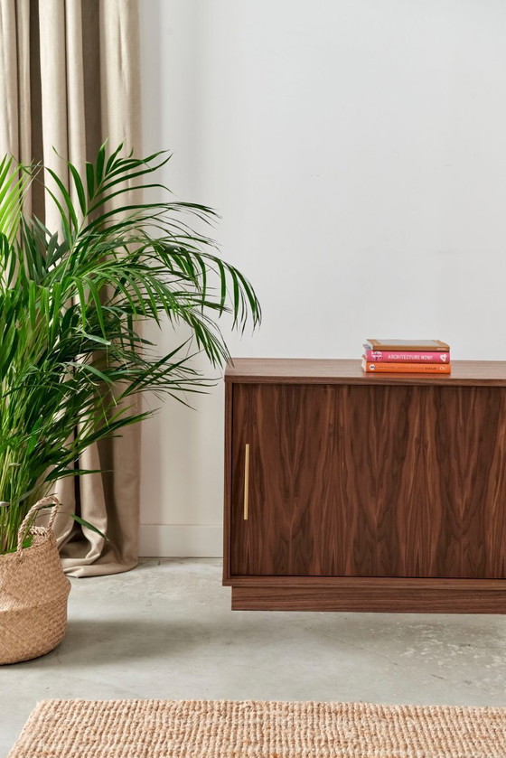 Image 1 of Notenhouten dressoir O-S02 schuifdeur en 3 laden 200