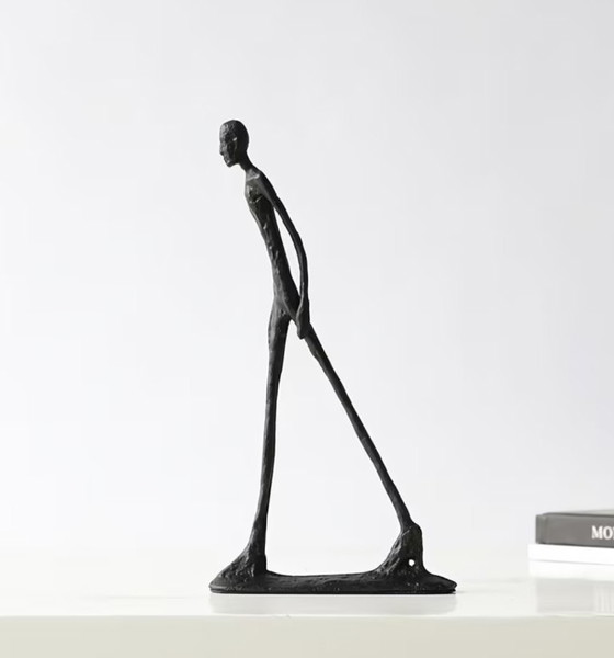Ensemble de 2 nouvelles sculptures d'après Giacometti en fer noir et or – Iron (photo 11 of 17)