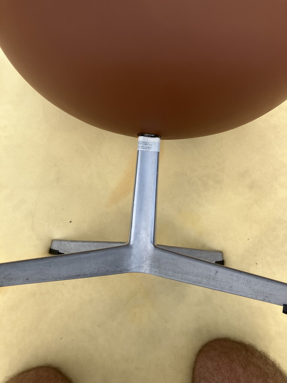 Image 1 of Fritz Hansen Egg Chair + Pouf in pelle color cognac NOVITÀ!!