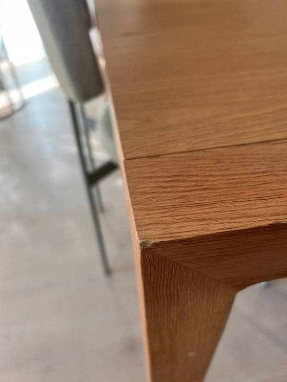 Image 1 of Table carrée en chêne