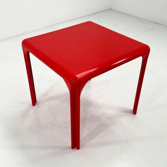 Image 1 of Table de salle à manger Red Stadio de Vico Magistretti pour Artemide, années 1970