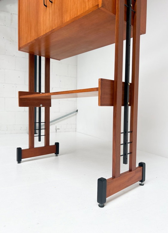 Image 1 of Singular librería independiente de teca, Italia, años 60