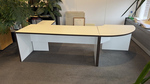 Scrivania a tre pezzi