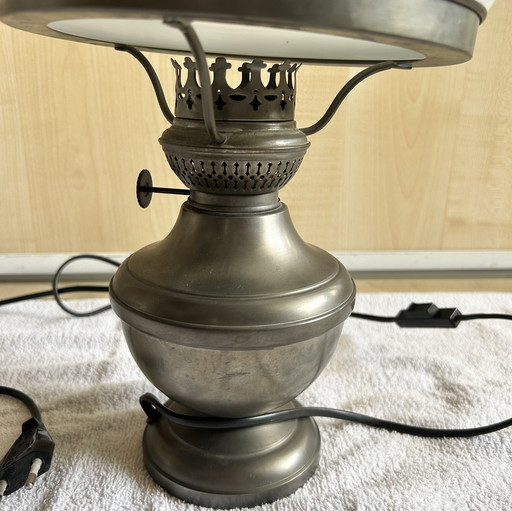 Electric oil lamp