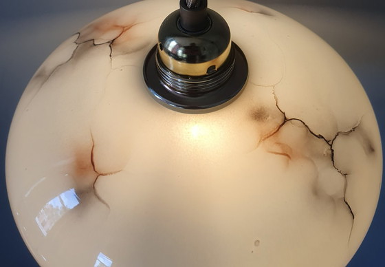 Vintage gemarmerder hanglamp - opaline glas - Art Deco – Hanglampen, Metal (photo 12 of 16)