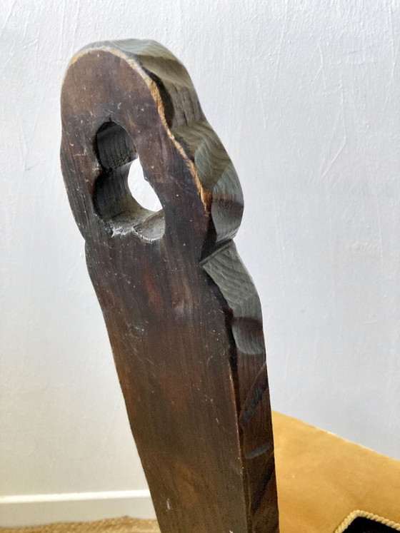 Antica sedia a treppiede in legno intagliato, cuscino in velluto senape, Sedie da camera, Tessile, Marrone (foto 15 di 15)