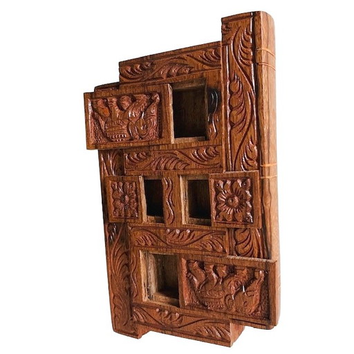 Boîte à bijoux en bois sculpté avec compartiments secrets, fabriquée au Sri Lanka