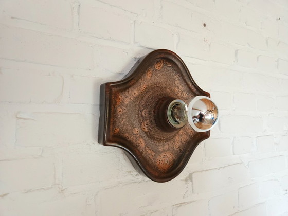 Image 1 of Keramieken aardewerken bruine vintage wandlamp, west germany fat lava stijl, keramische retro wandlamp, space age lamp