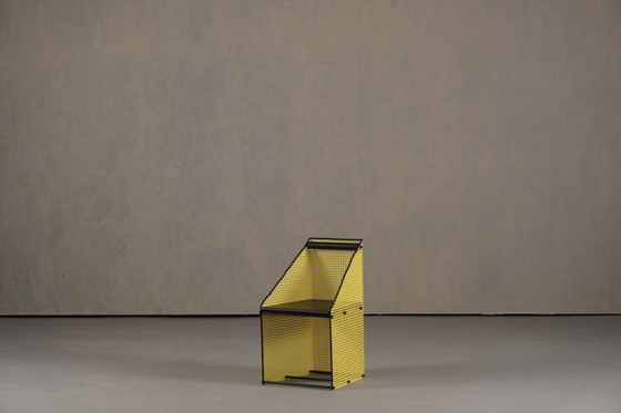 Image 1 of Chaise Memphis vintage en métal jaune, par Peter Preller, Allemagne, années 1980