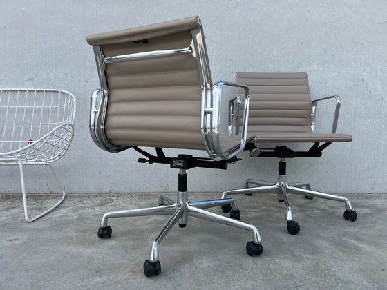 Image 1 of 2x Sedia da ufficio Vitra Eames EA117