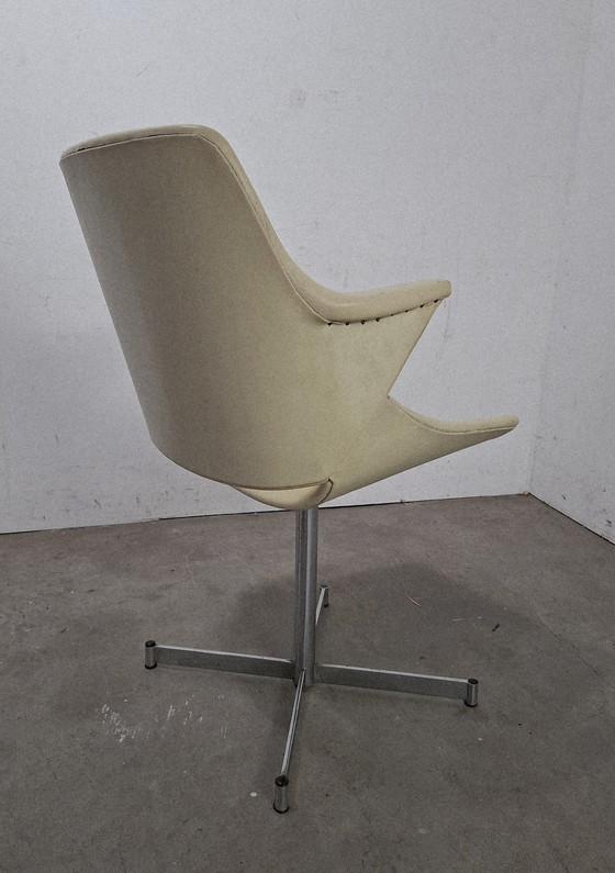 Image 1 of Set of 2 vintage Artifort Harcourt barber chairs from the 1960s