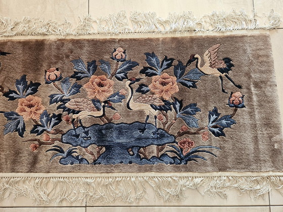 Handgeknoopt zijden vloerkleed met kraanvogelmotief, China, jaren 50 – Vloerkleden en tapijten, Silk (photo 12 of 18)