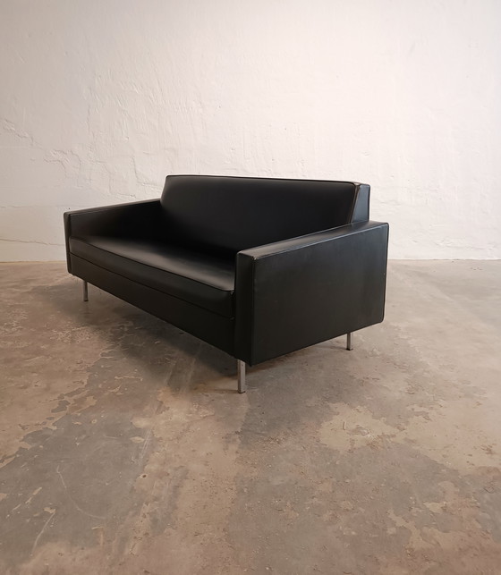 Image 1 of Divano vintage in vinile di metà secolo