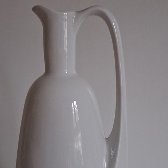 Weißer Porzellankrug/Einzelblumenvase aus der Mitte des 20. Jahrhunderts – Vasen, Porcelain (photo 4 of 9)