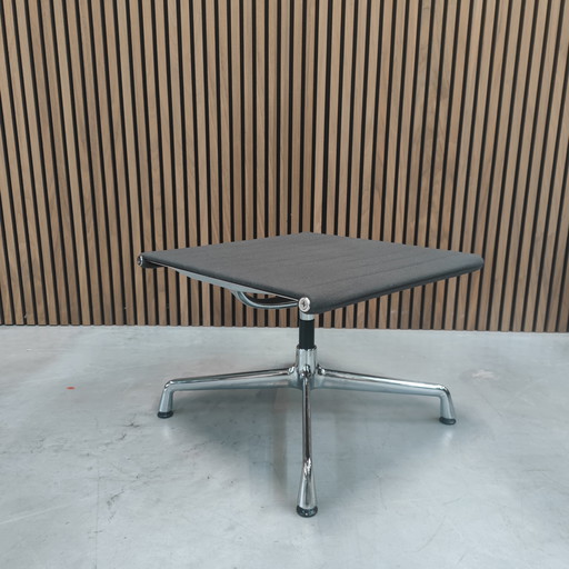 Vitra Ea 124 Ottomane Grau