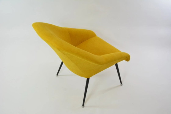 Image 1 of Gele schelpstoel