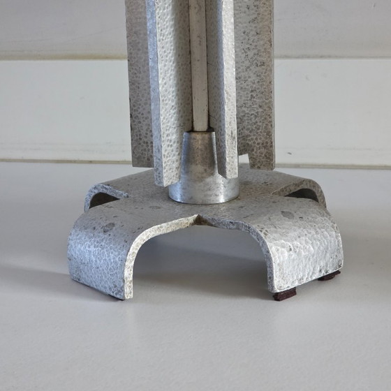 Image 1 of Set van 2 unieke grote vintage brutalistische aluminium kandelaars — toegeschreven aan Helmut Schluter — 7 kaarsen — Duitsland 