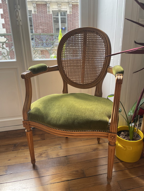 Image 1 of Fauteuil Louis XVI en velours et rotin