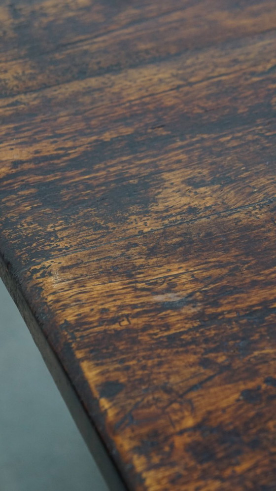 Image 1 of Quadratischer antiker südeuropäischer Couchtisch aus dem frühen 19.