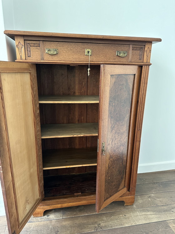 Image 1 of Armario de pared art déco antiguo / armario para niñas