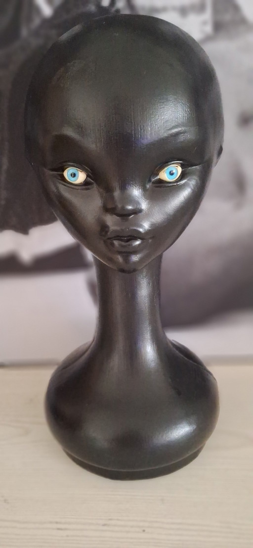 Testa di manichino vintage con occhi di vetro