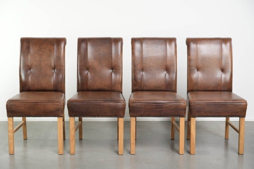 4x Beautiful large sheepskin dining chair in a dark cognac color with a lovely English look – eetkamerstoelen (photo 2 of 13)