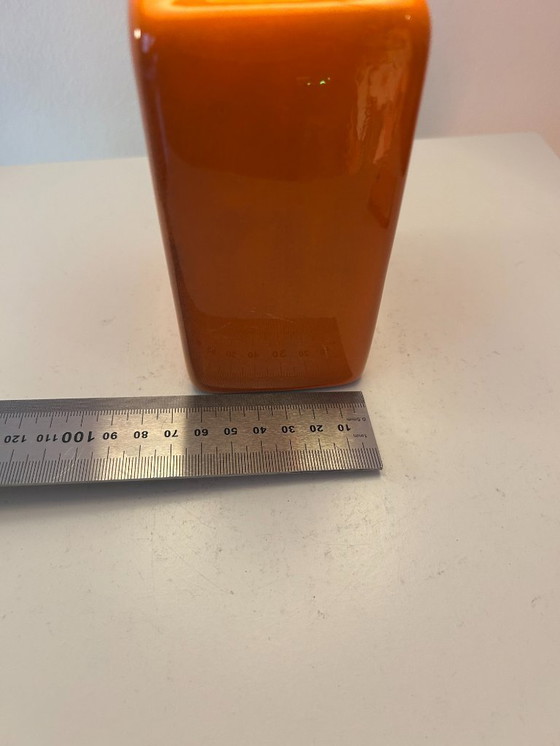 Image 1 of Een haardvaas van West-Duits aardewerk (jaren 60/70) omgetoverd tot een upcycled vaaslamp.