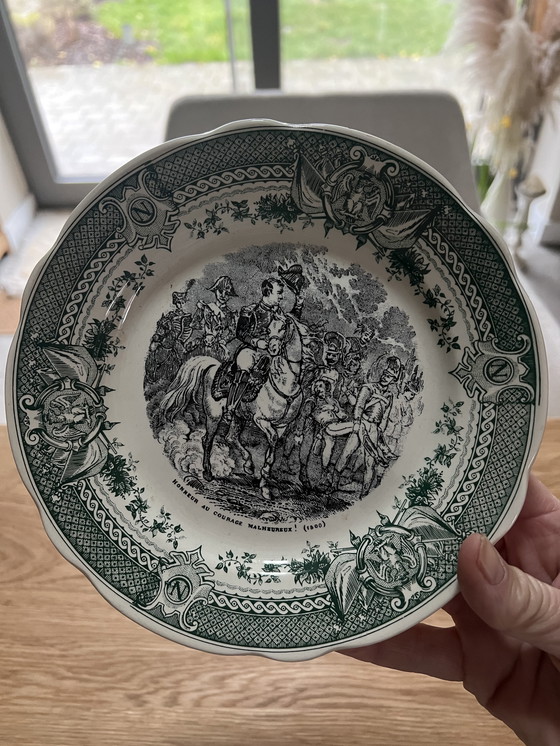 Image 1 of Set aus französischem Sarreguemines-Transfergeschirr und napoleonischen Tafeln.