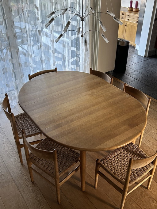 Table de salle à manger au design danois du Mid Century avec 6 chaises originales Hans.J.Wegner