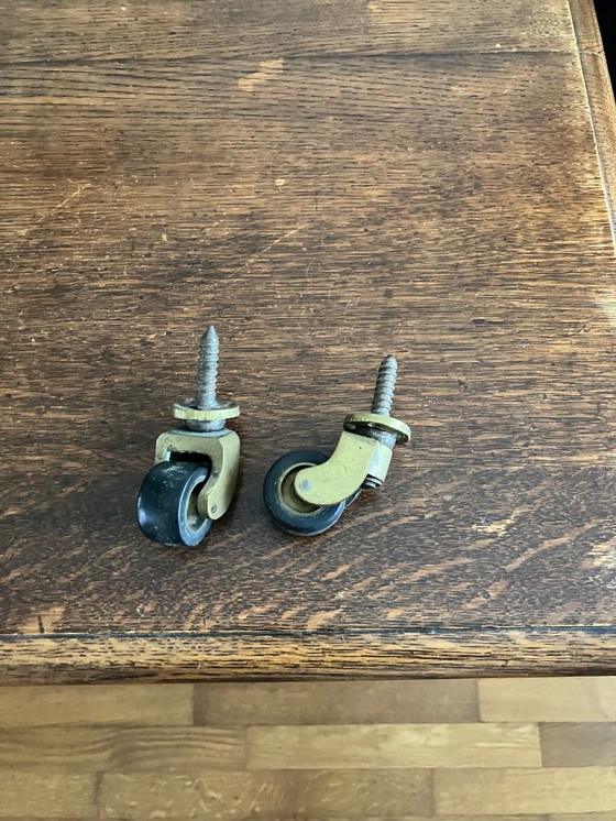 Image 1 of Queen Ann antique dining table from +/- 1890