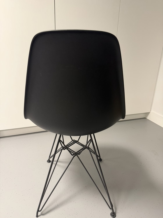 3 chaises Vitra Eames DRS – Chaises de salle à manger, Metal, Plastic (photo 14 of 15)