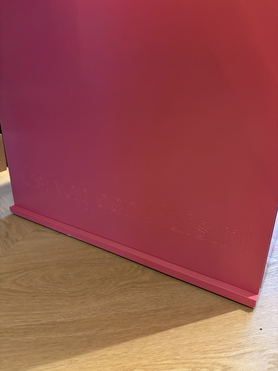 Image 1 of Armoire pour enfants Kastvaneenhuis, horloge rose fuchsia, pignon