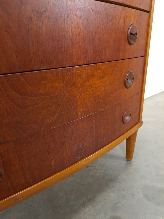 Image 1 of Cassettiera curva danese con 7 cassetti e maniglie rotonde