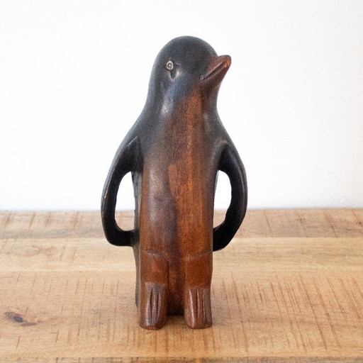 Statuetta di pinguino in legno intagliato a mano