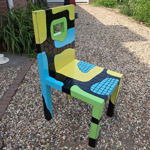 Silla de diseño Memphis